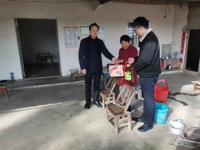 荊門分院到丁店(diàn)村開展走訪慰問(wen)1